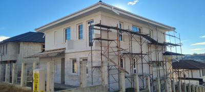Ancadramente,  cornise, solbancuri