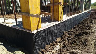 MEMBRANA PVC CU CRAMPOANE PENTRU PROTECTIA MECANICA A TERMOIZOLATIEI